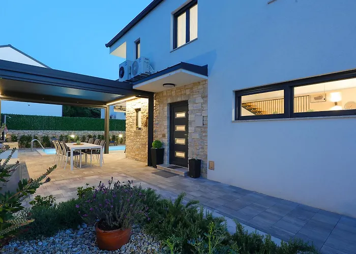House Zoroo With Private Pool 度假居 *