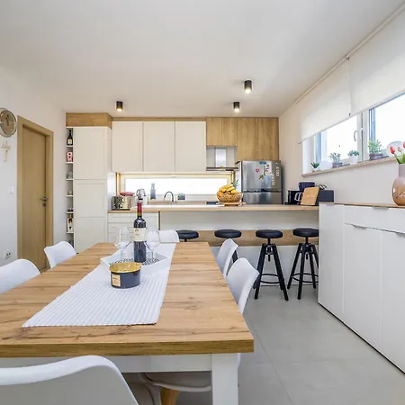 Дом отдыха House Zoroo With Private Pool