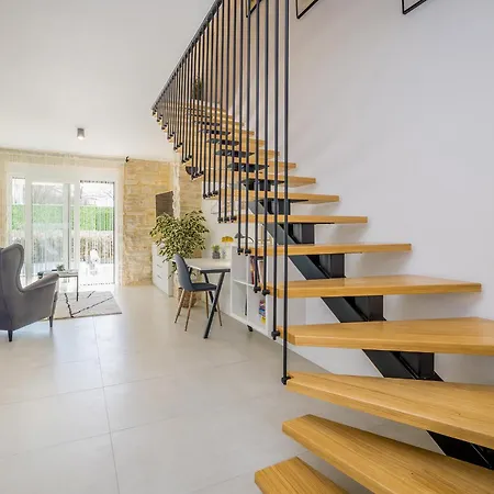 House Zoroo With Private Pool Дом отдыха Sveti Anton (Krk)