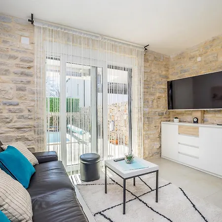 House Zoroo With Private Pool Дом отдыха *