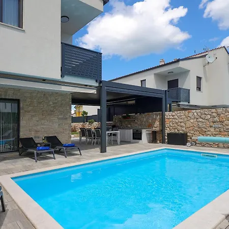 Дом отдыха House Zoroo With Private Pool Sveti Anton (Krk)