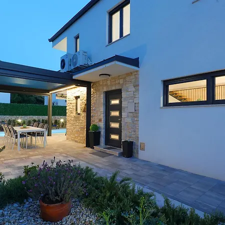 House Zoroo With Private Pool Feriehus *