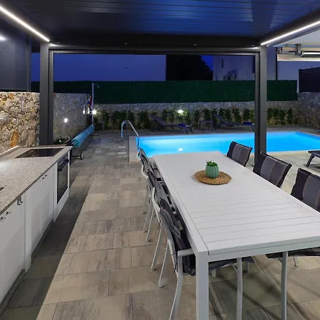 House Zoroo With Private Pool *